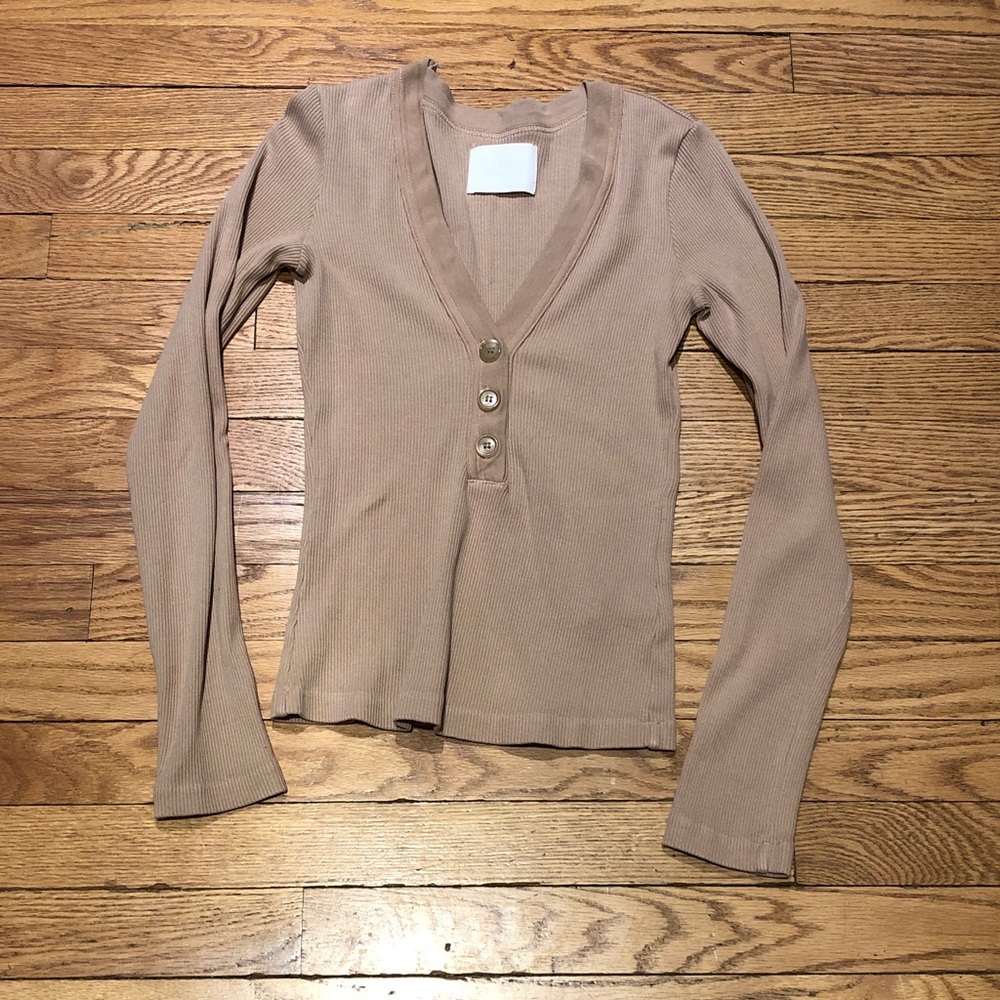 Citizens Of Humanity Scarlet Rib Henley. Size XS. Nougat color ( light tan ).